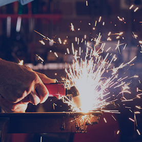 Machinage • Ironworker 90 tonnes • Scie a ruban horizontale cosen 500 • Soidage au plasma